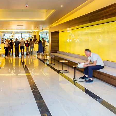 Orbi City Center Sea View Aparthotel Батуми Екстериор снимка
