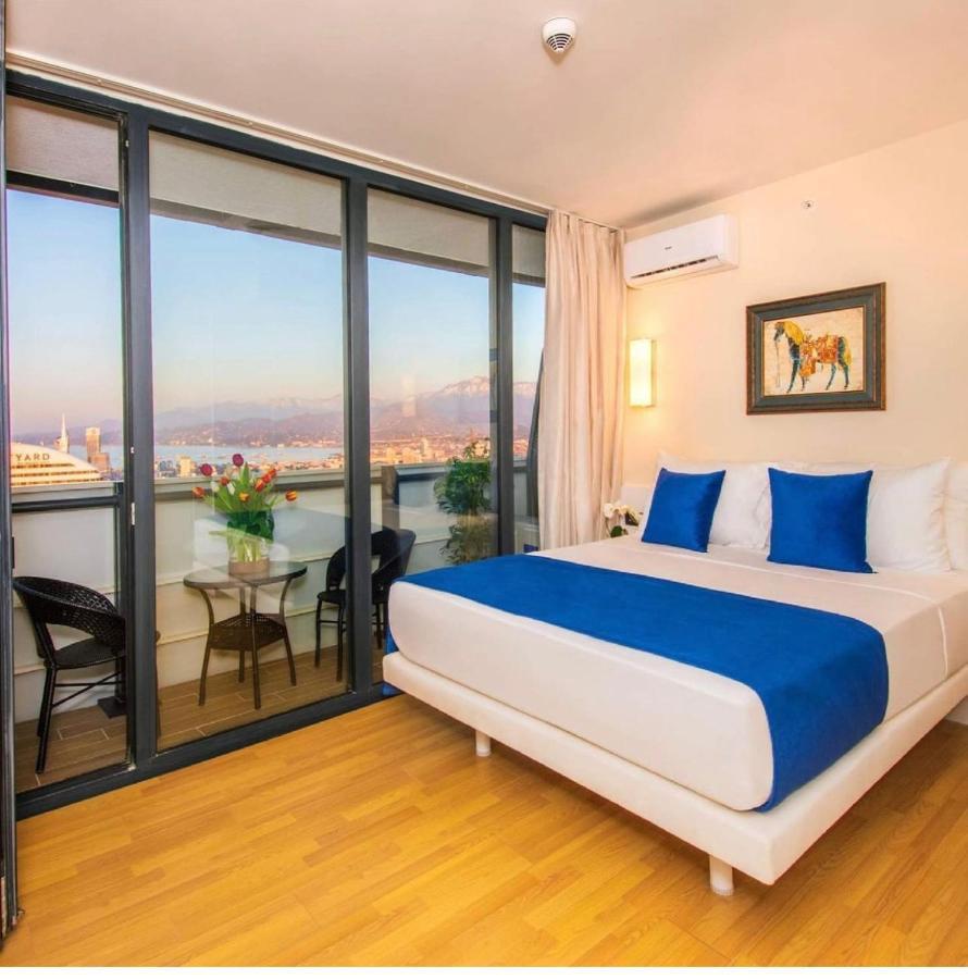 Orbi City Center Sea View Aparthotel Батуми Екстериор снимка