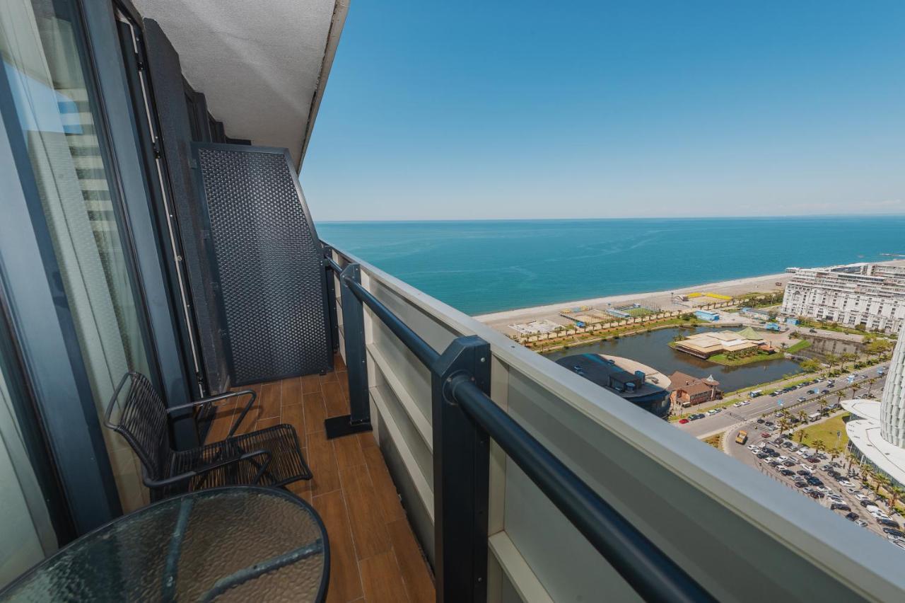 Orbi City Center Sea View Aparthotel Батуми Екстериор снимка