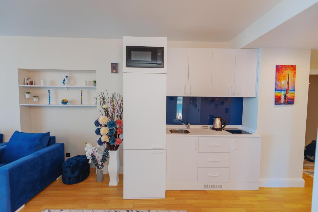 Orbi City Center Sea View Aparthotel Батуми Екстериор снимка