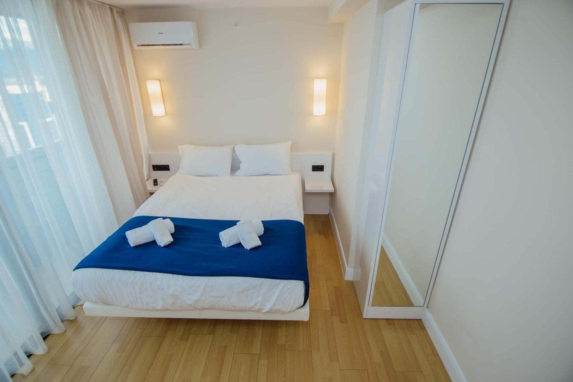 Orbi City Center Sea View Aparthotel Батуми Екстериор снимка