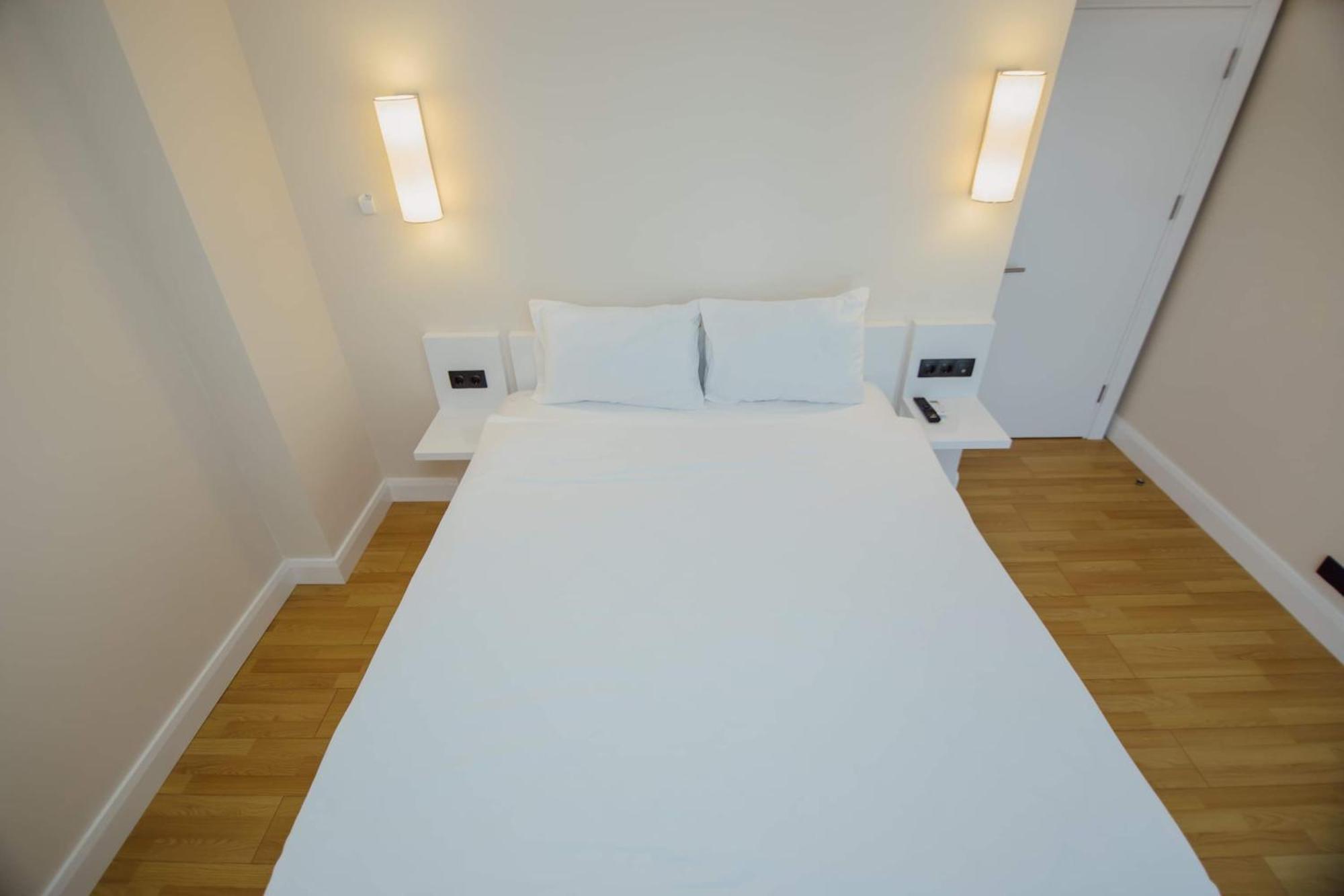 Orbi City Center Sea View Aparthotel Батуми Екстериор снимка