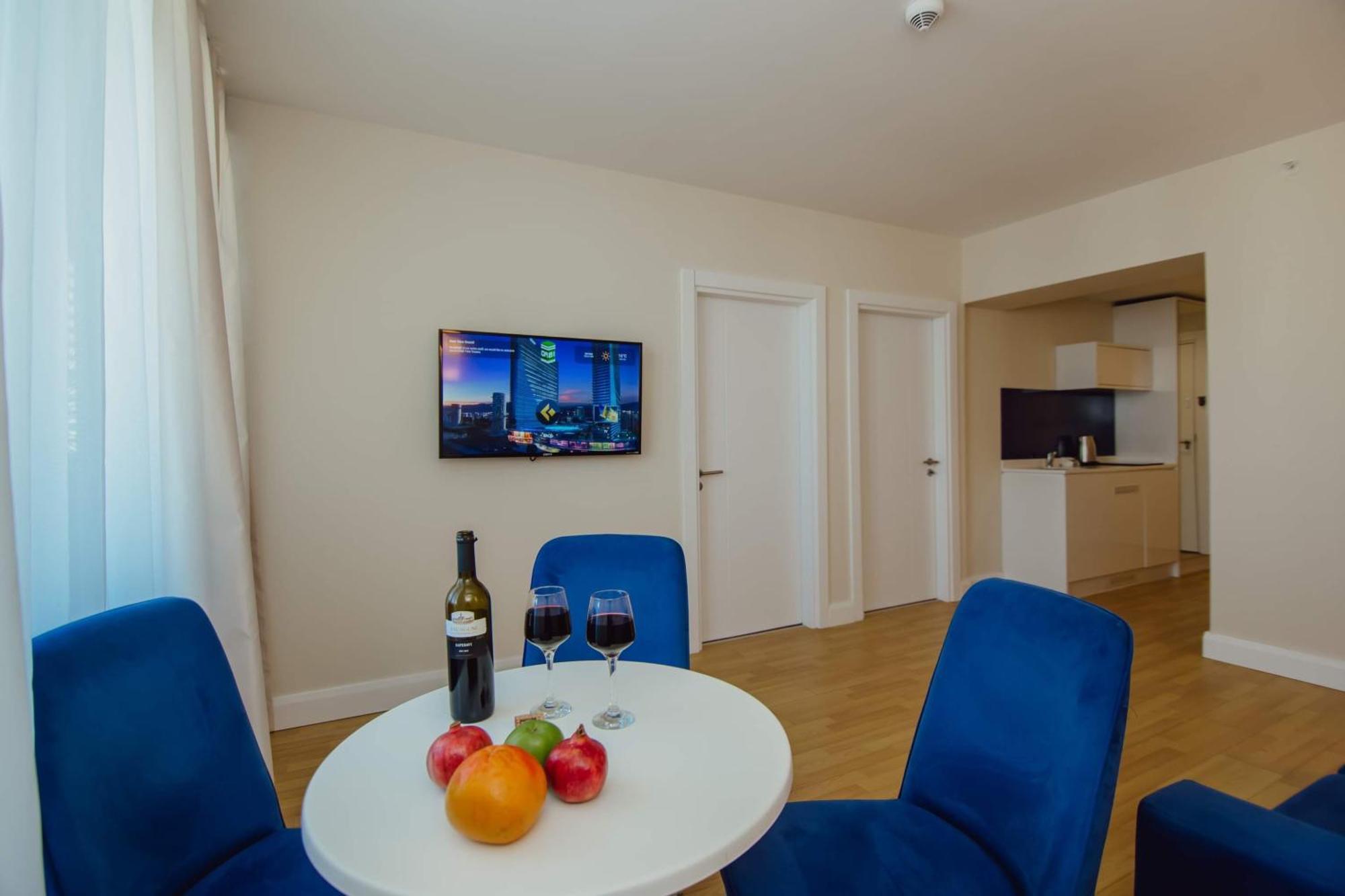 Orbi City Center Sea View Aparthotel Батуми Екстериор снимка