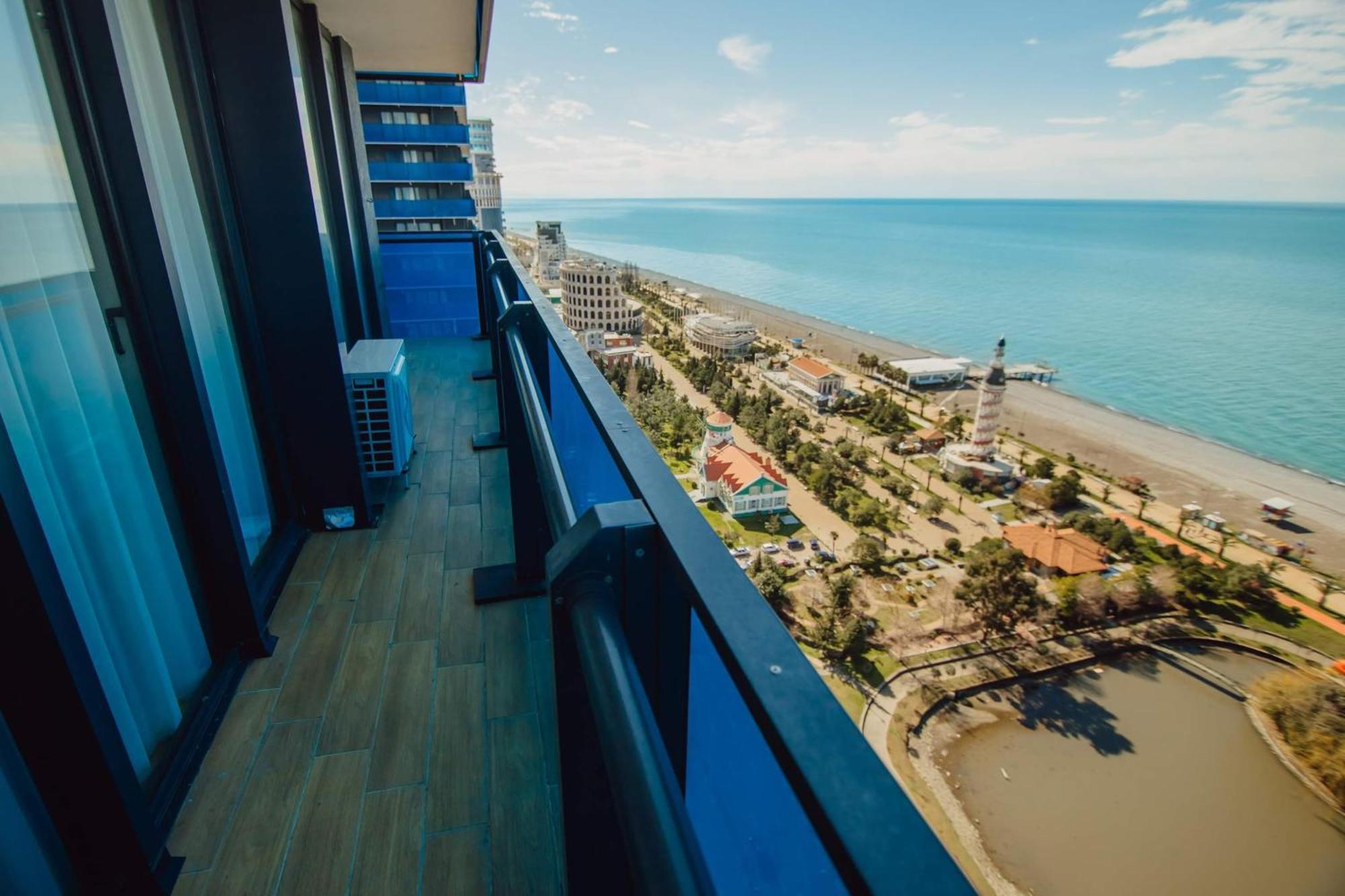 Orbi City Center Sea View Aparthotel Батуми Екстериор снимка