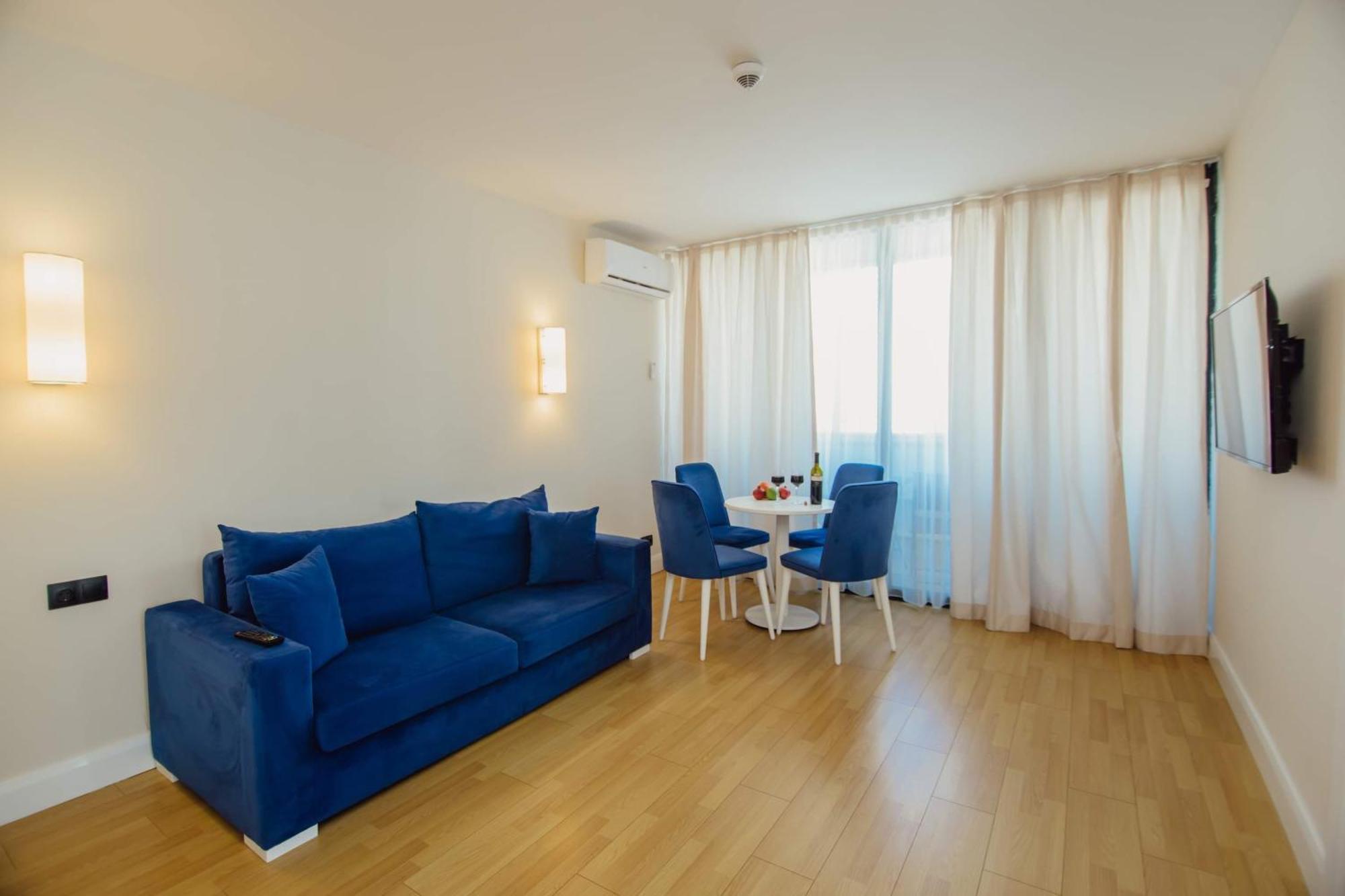 Orbi City Center Sea View Aparthotel Батуми Екстериор снимка