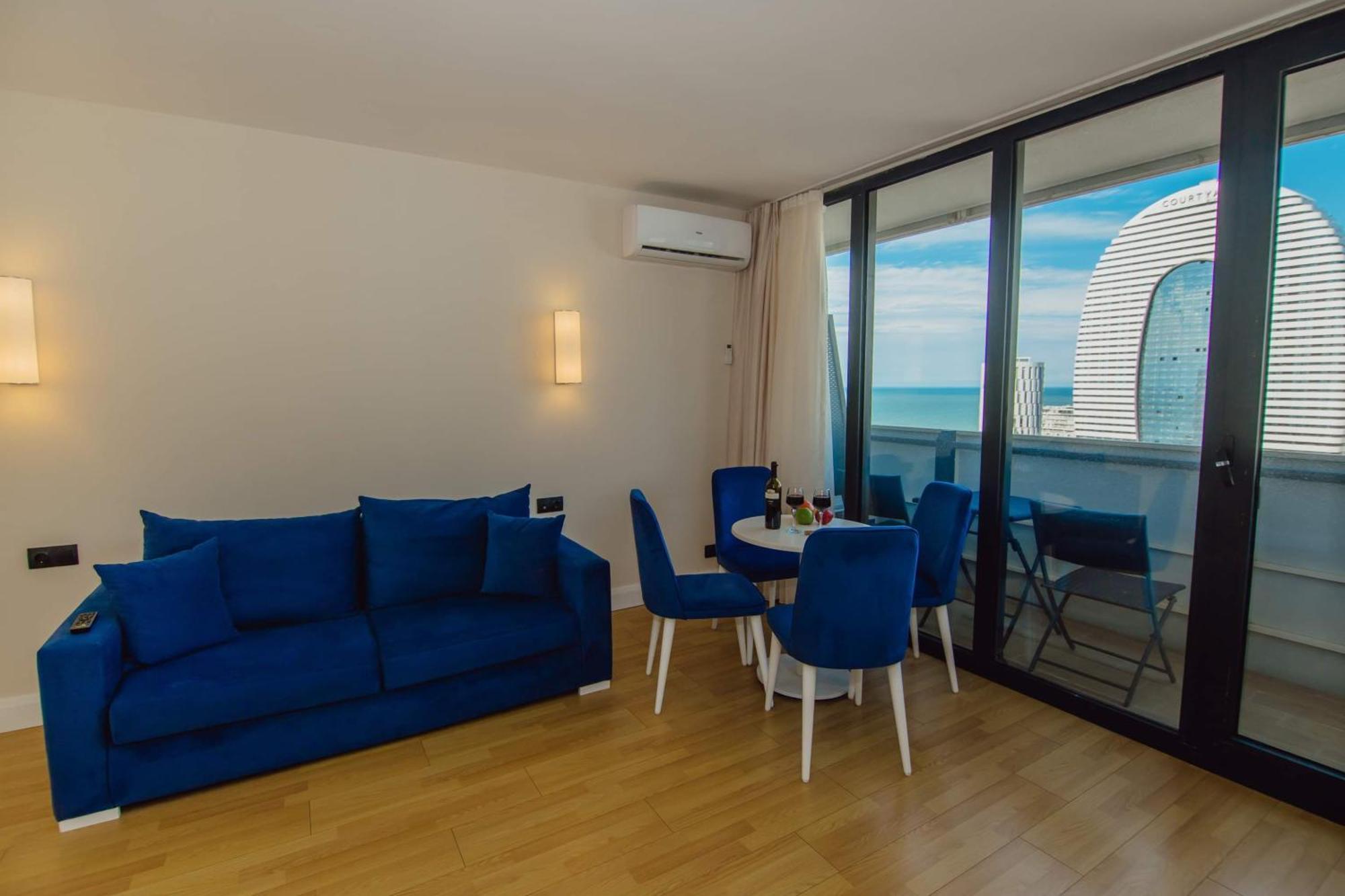 Orbi City Center Sea View Aparthotel Батуми Екстериор снимка