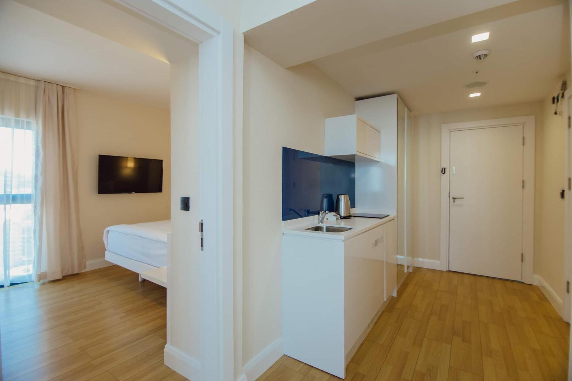 Orbi City Center Sea View Aparthotel Батуми Екстериор снимка
