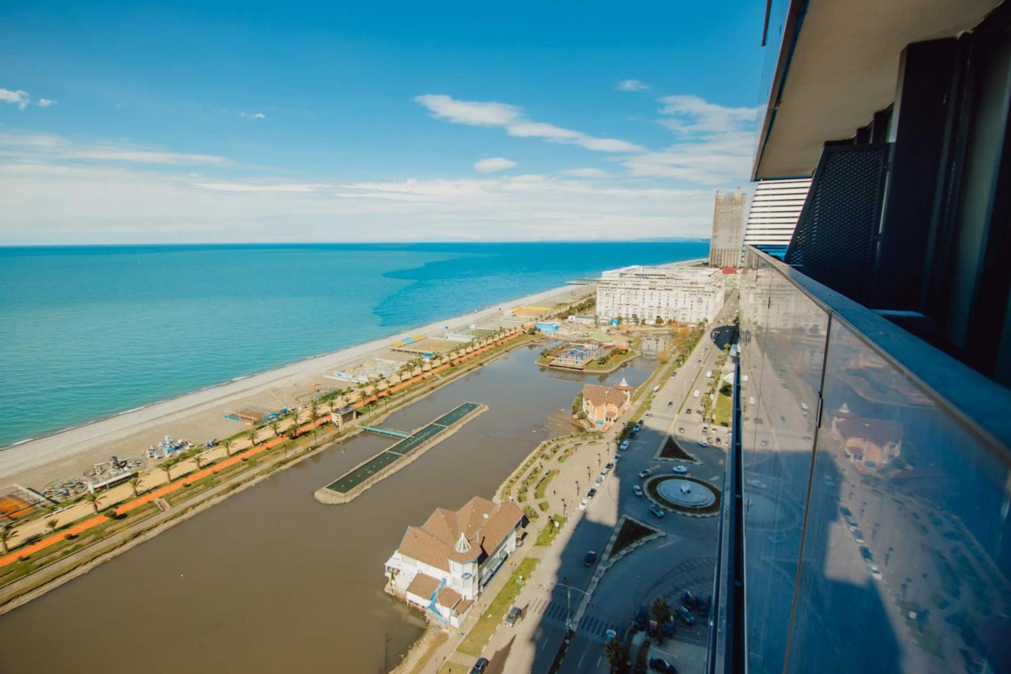 Orbi City Center Sea View Aparthotel Батуми Екстериор снимка
